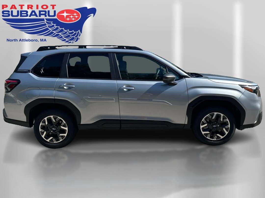 2025 Subaru Forester Premium photo 4
