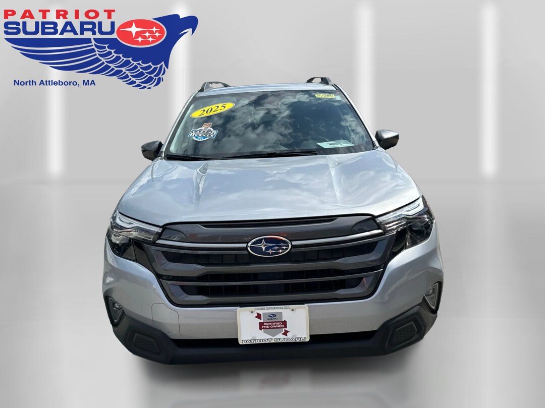 2025 Subaru Forester Premium photo 2