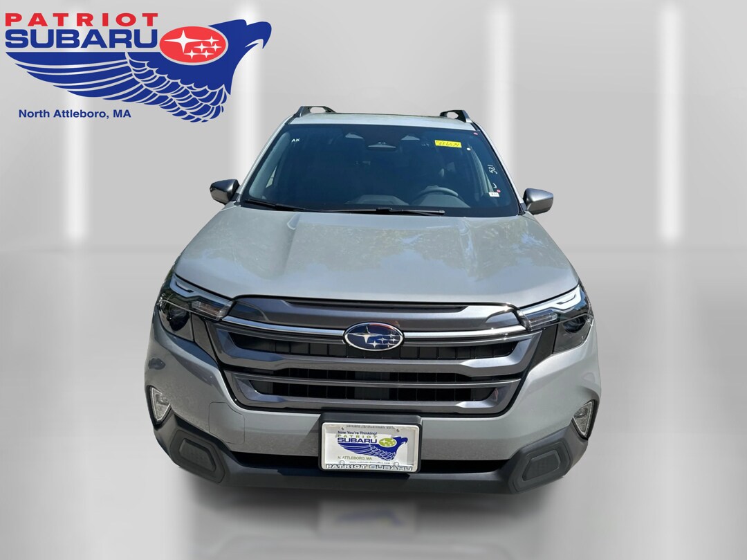 2025 Subaru Forester Premium photo 3