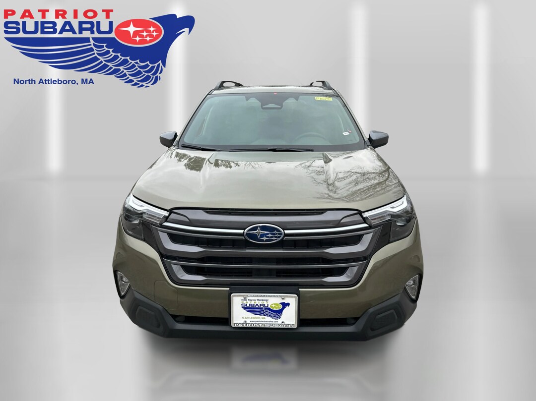 2026 Subaru Forester Premium photo 3