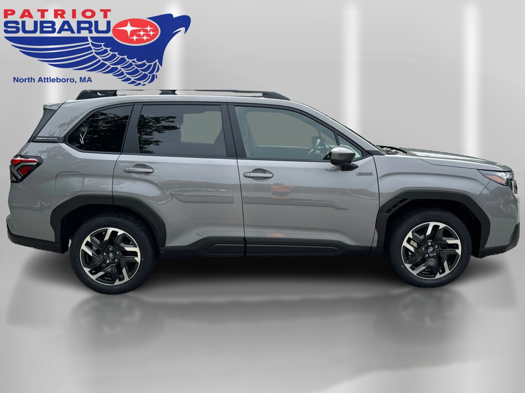2025 Subaru Forester Premium photo 4
