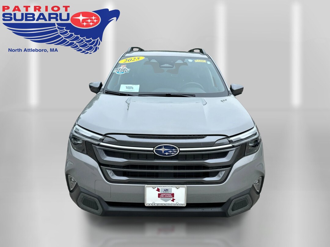 2025 Subaru Forester Limited Base photo 3