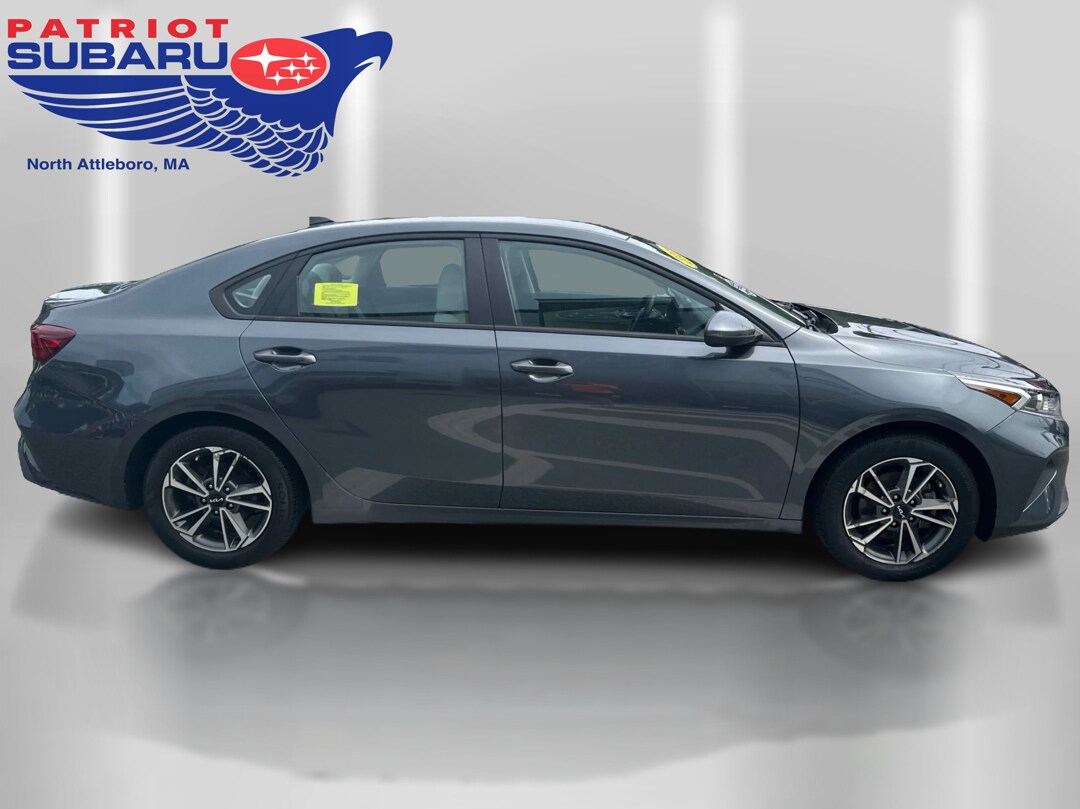 2023 Kia Forte LXS photo 4