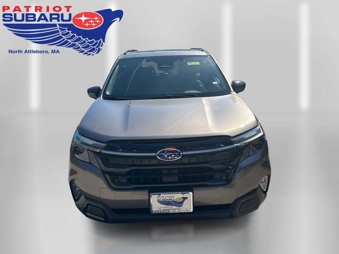 2025 Subaru Forester Touring photo 3