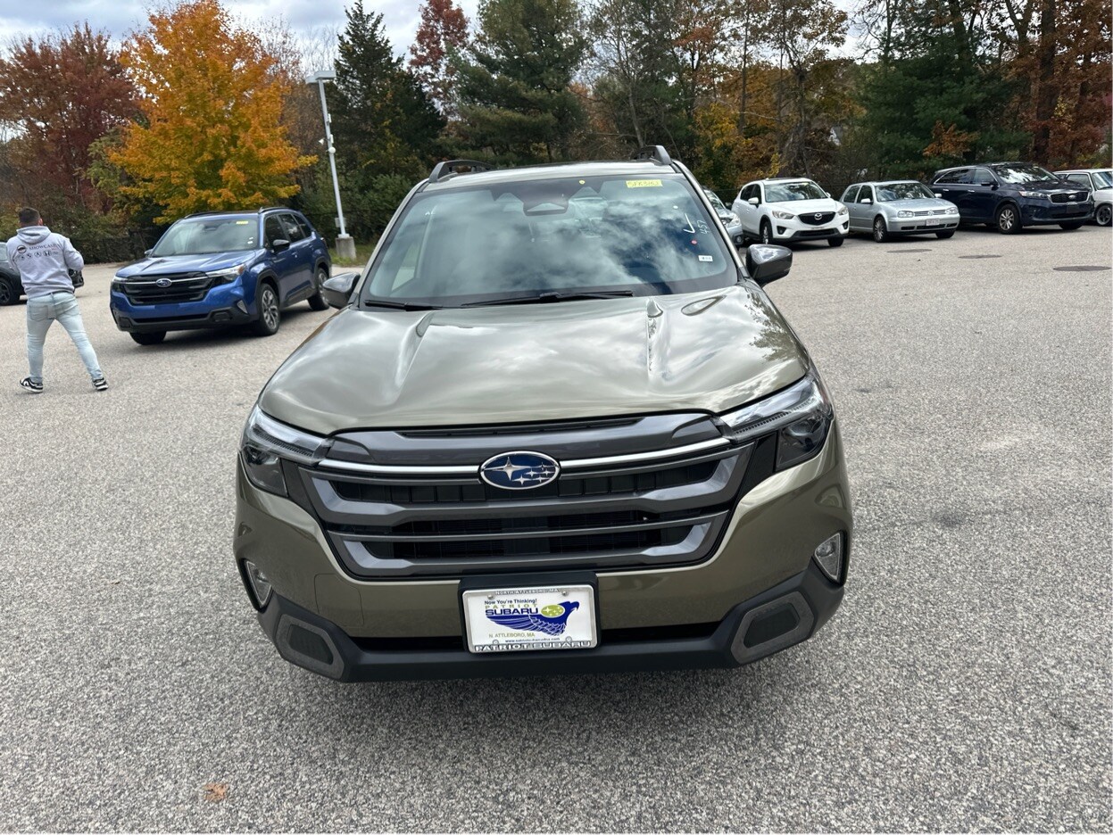2025 Subaru Forester Limited photo 3