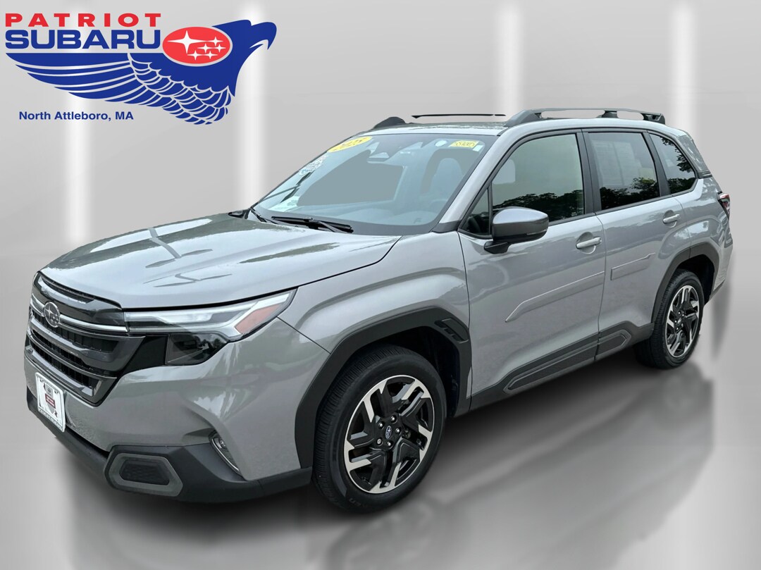 2025 Subaru Forester Limited Base photo 2