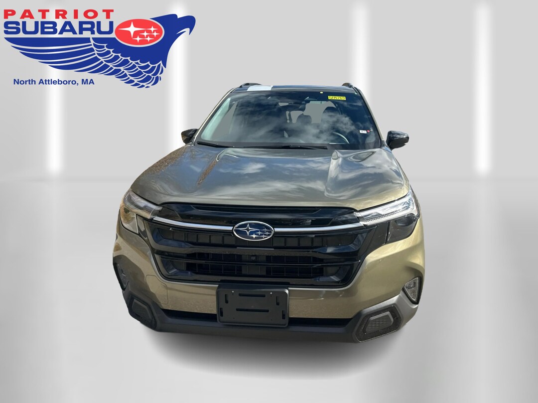2025 Subaru Forester Touring photo 2