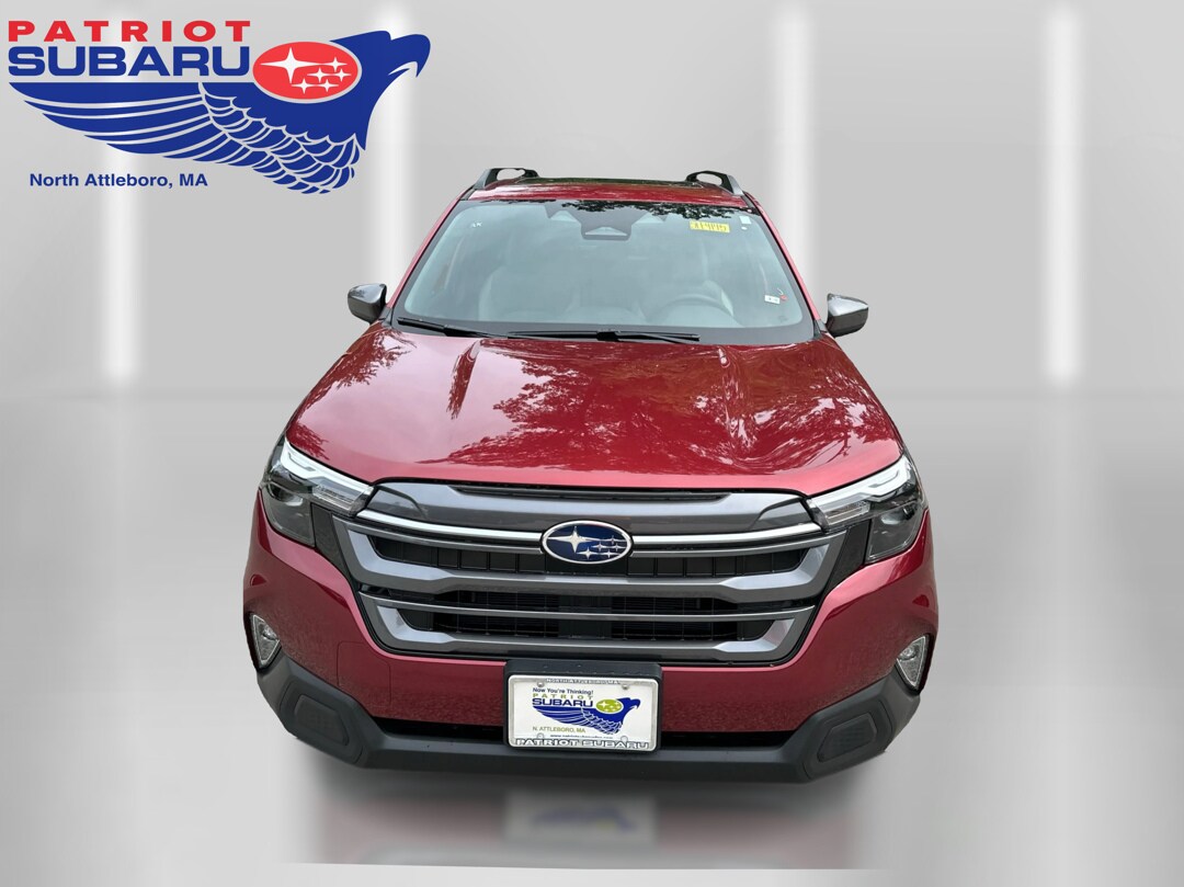 2025 Subaru Forester Premium photo 3