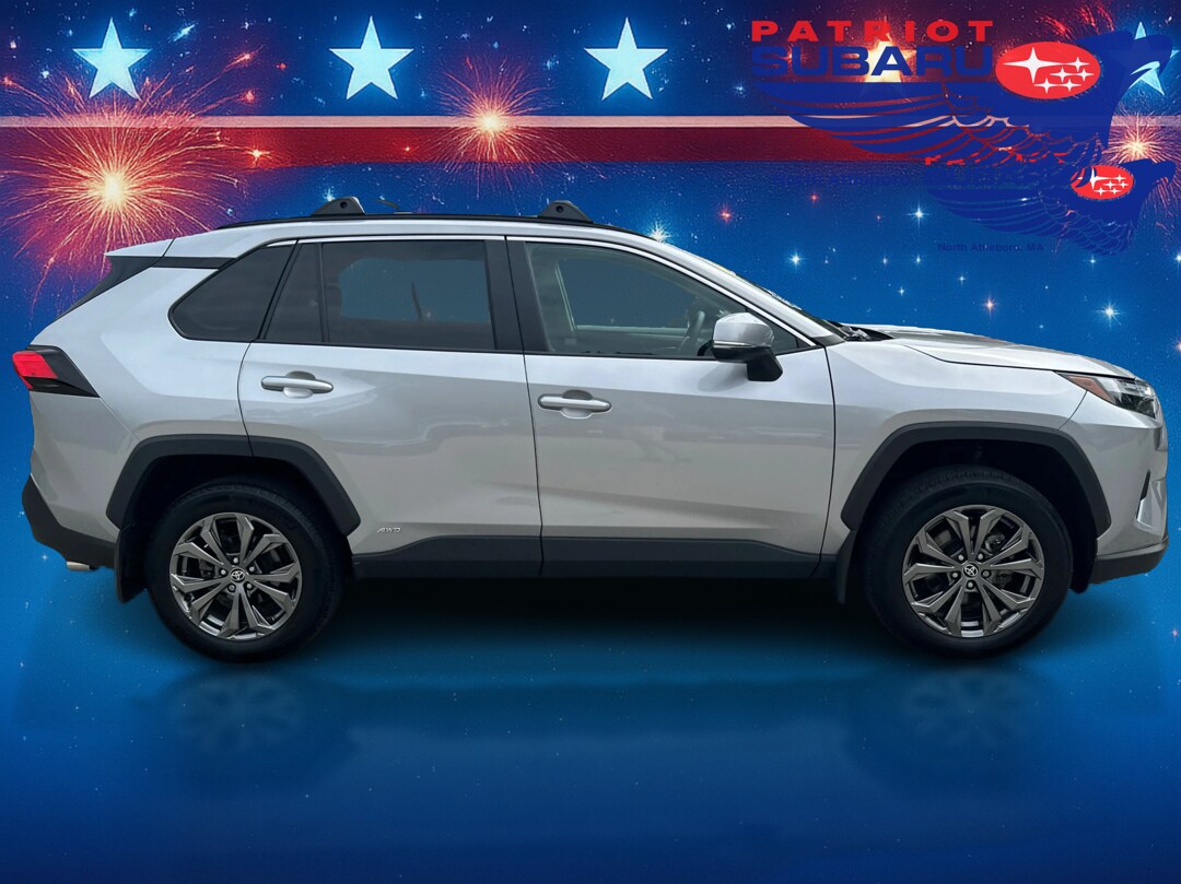 2024 Toyota RAV4 Hybrid XLE Premium photo 4