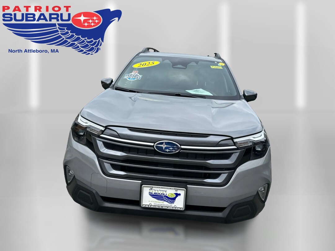 2025 Subaru Forester Premium Base photo 3