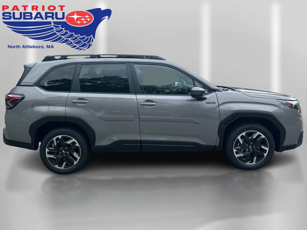 2025 Subaru Forester Premium photo 4