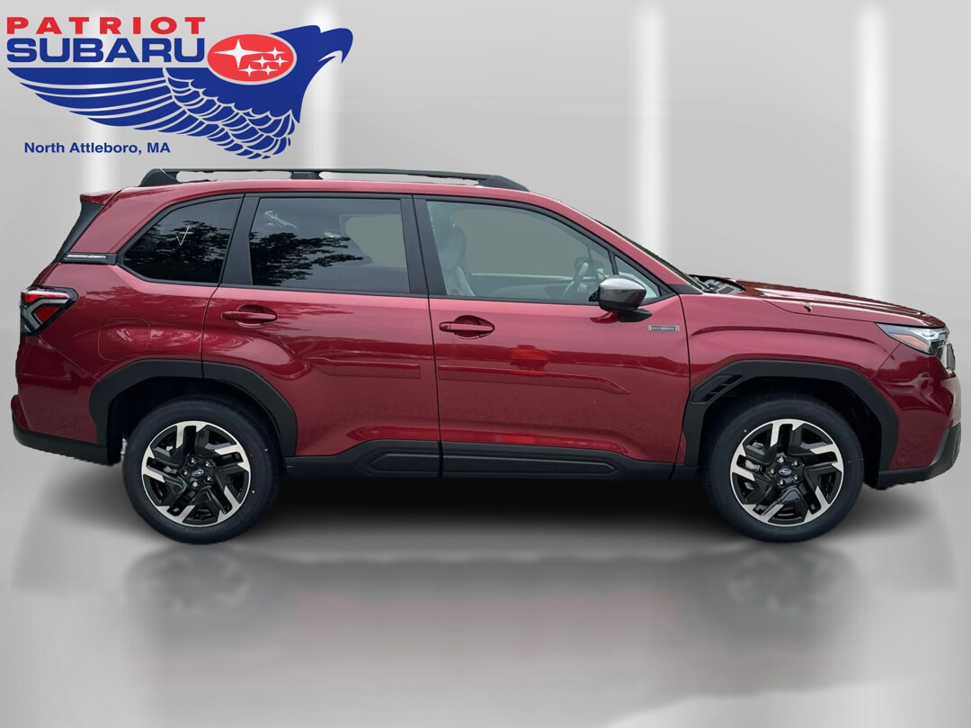 2025 Subaru Forester Premium photo 4