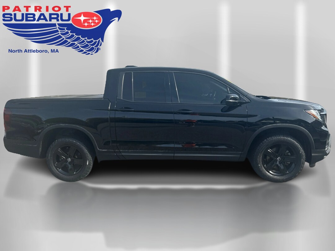 2021 Honda Ridgeline Black Edition photo 3