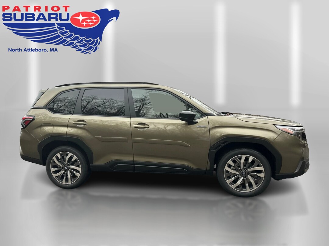 2025 Subaru Forester Touring photo 3