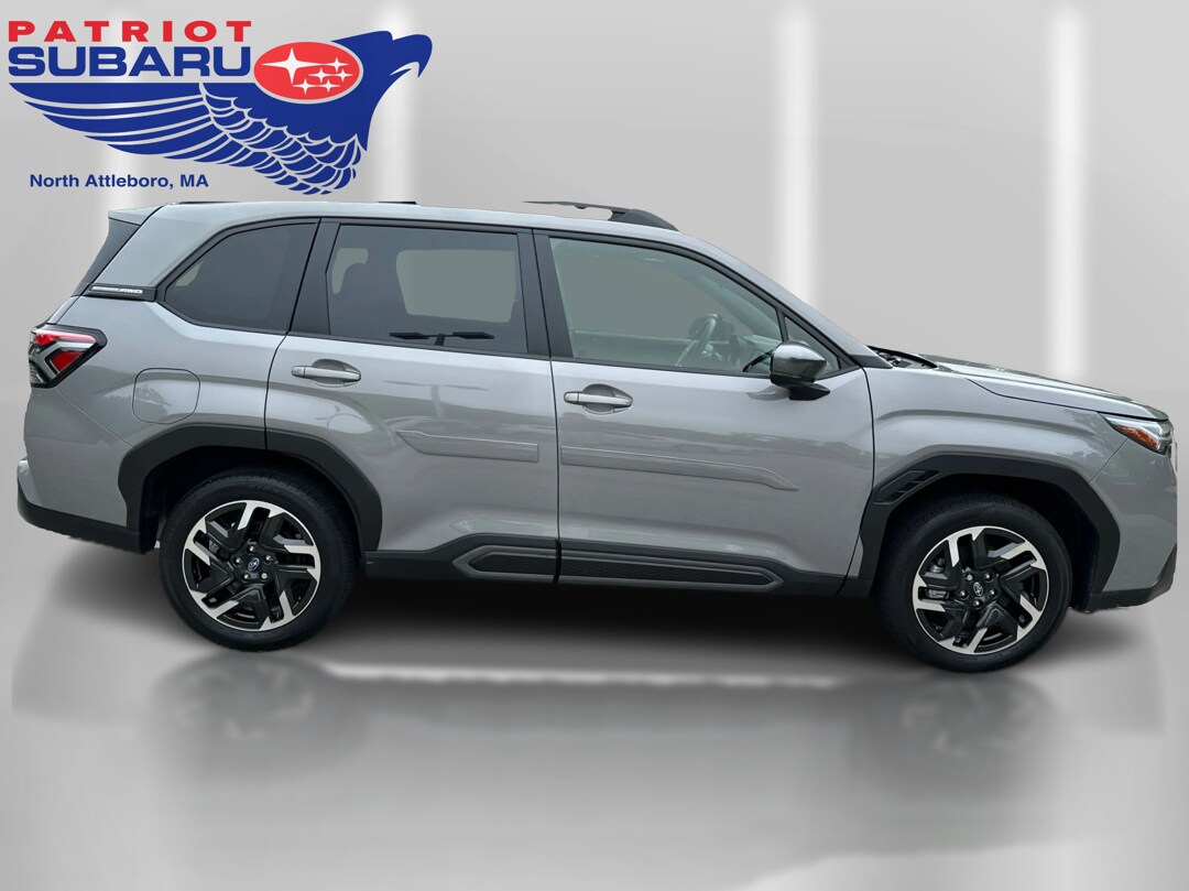 2025 Subaru Forester Limited Base photo 4
