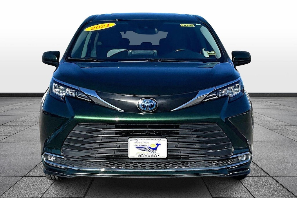 Used 2021 Toyota Sienna XLE Van