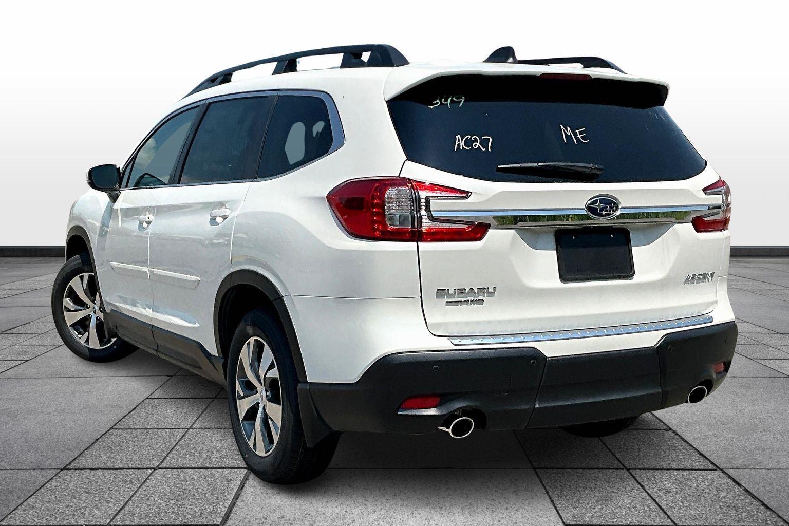 2025 Subaru Ascent Premium photo 3