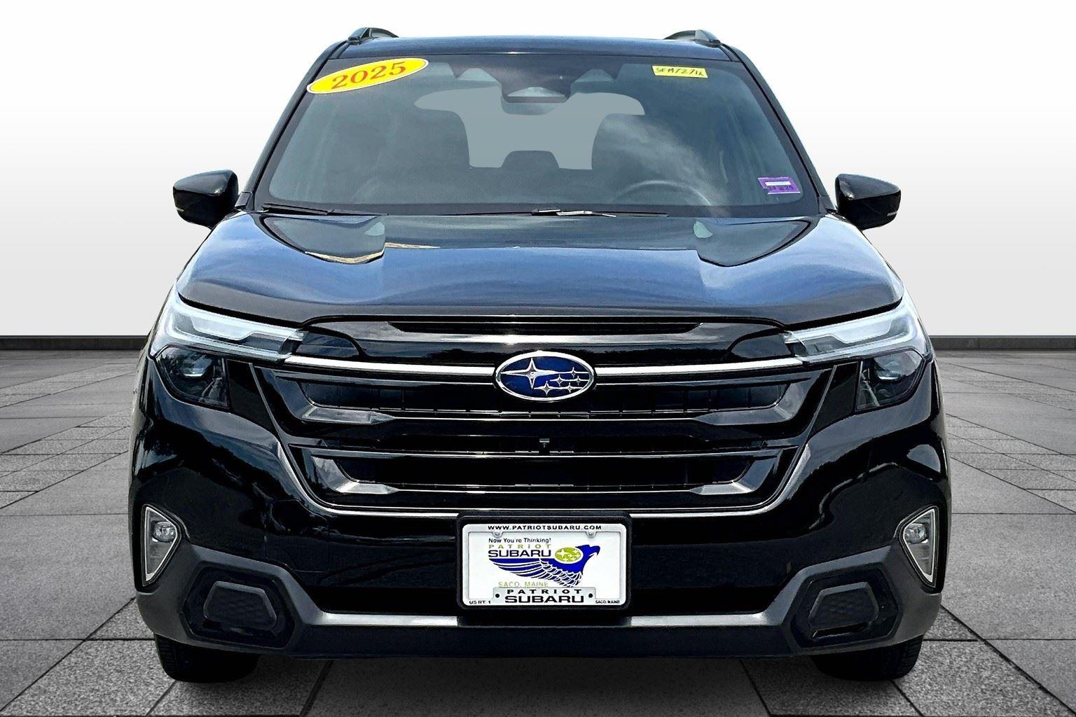 2025 Subaru Forester Touring photo 3