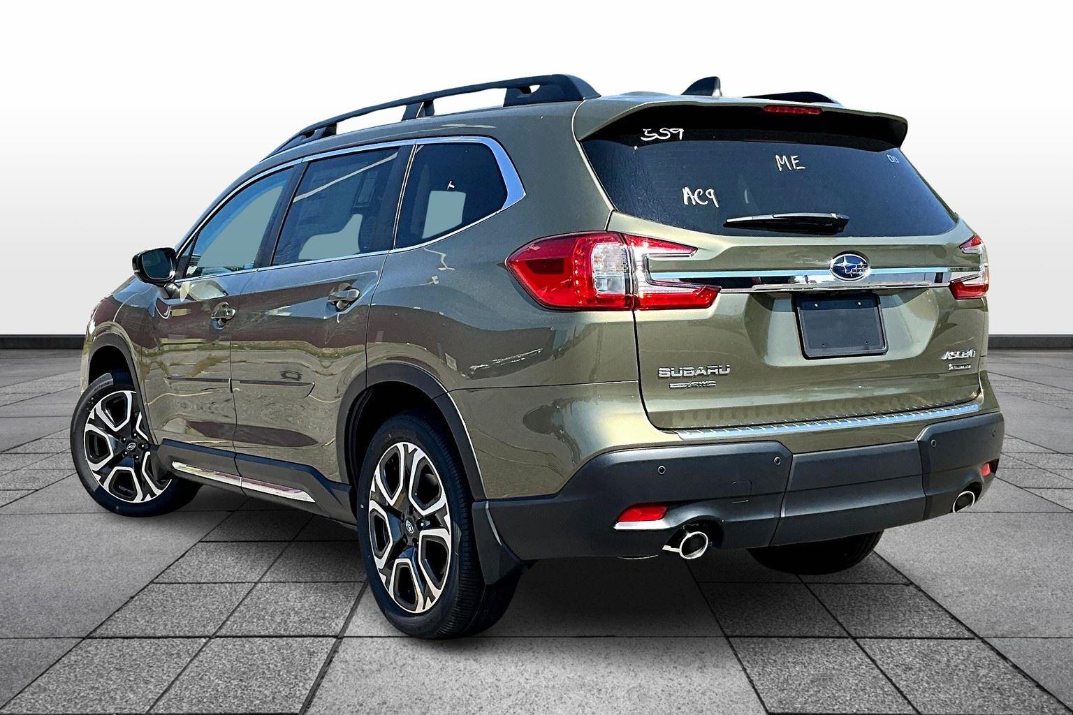 2025 Subaru Ascent Limited photo 3