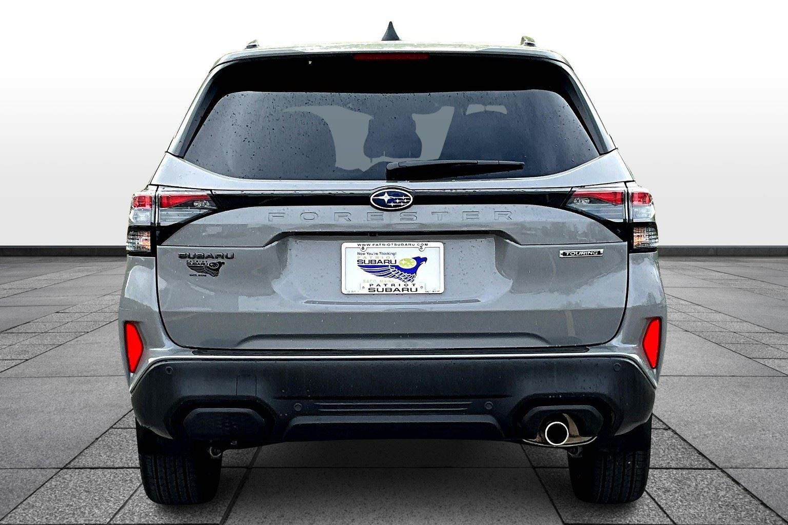 2025 Subaru Forester Touring photo 4