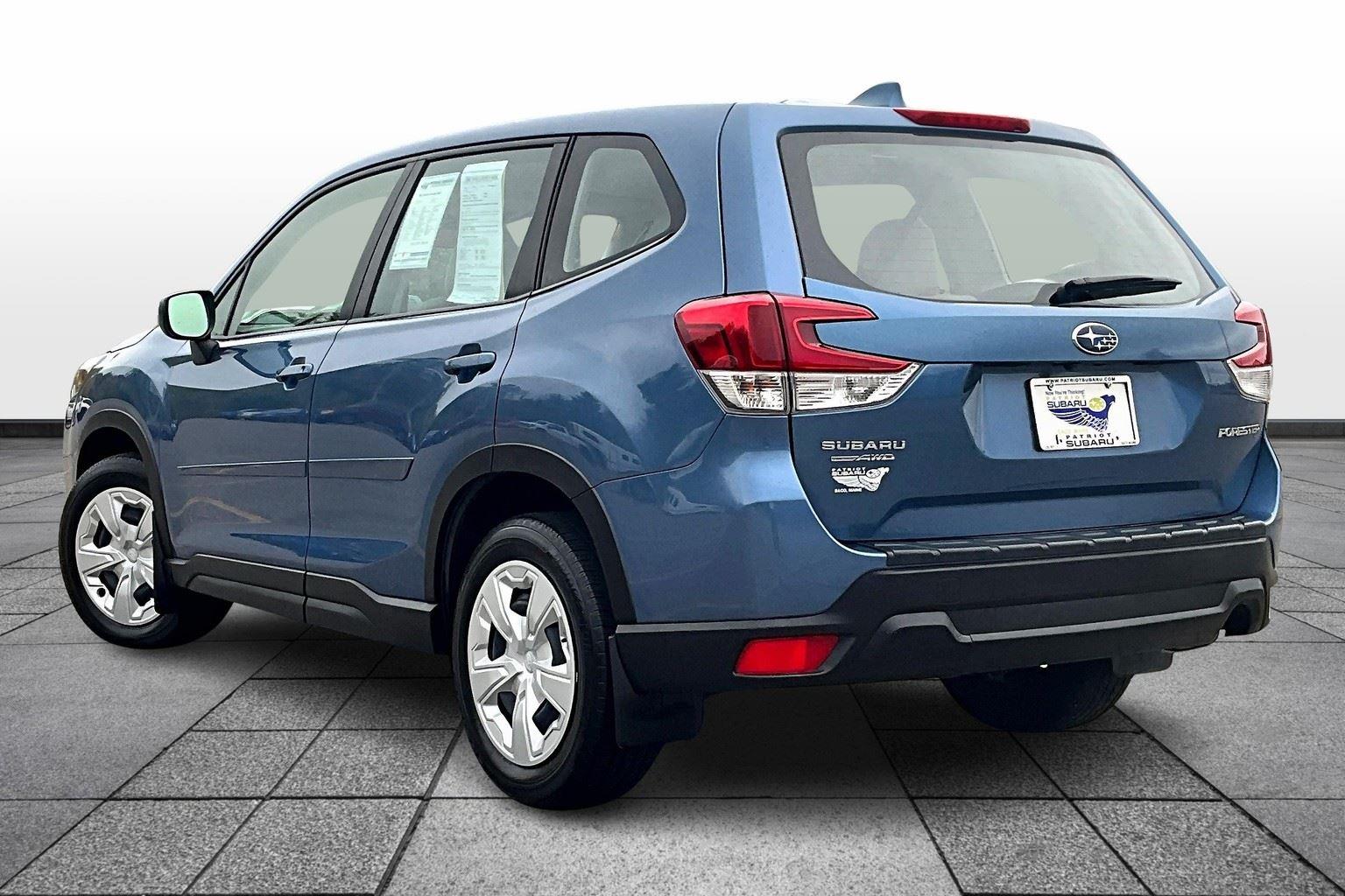 2022 Subaru Forester Base photo 2
