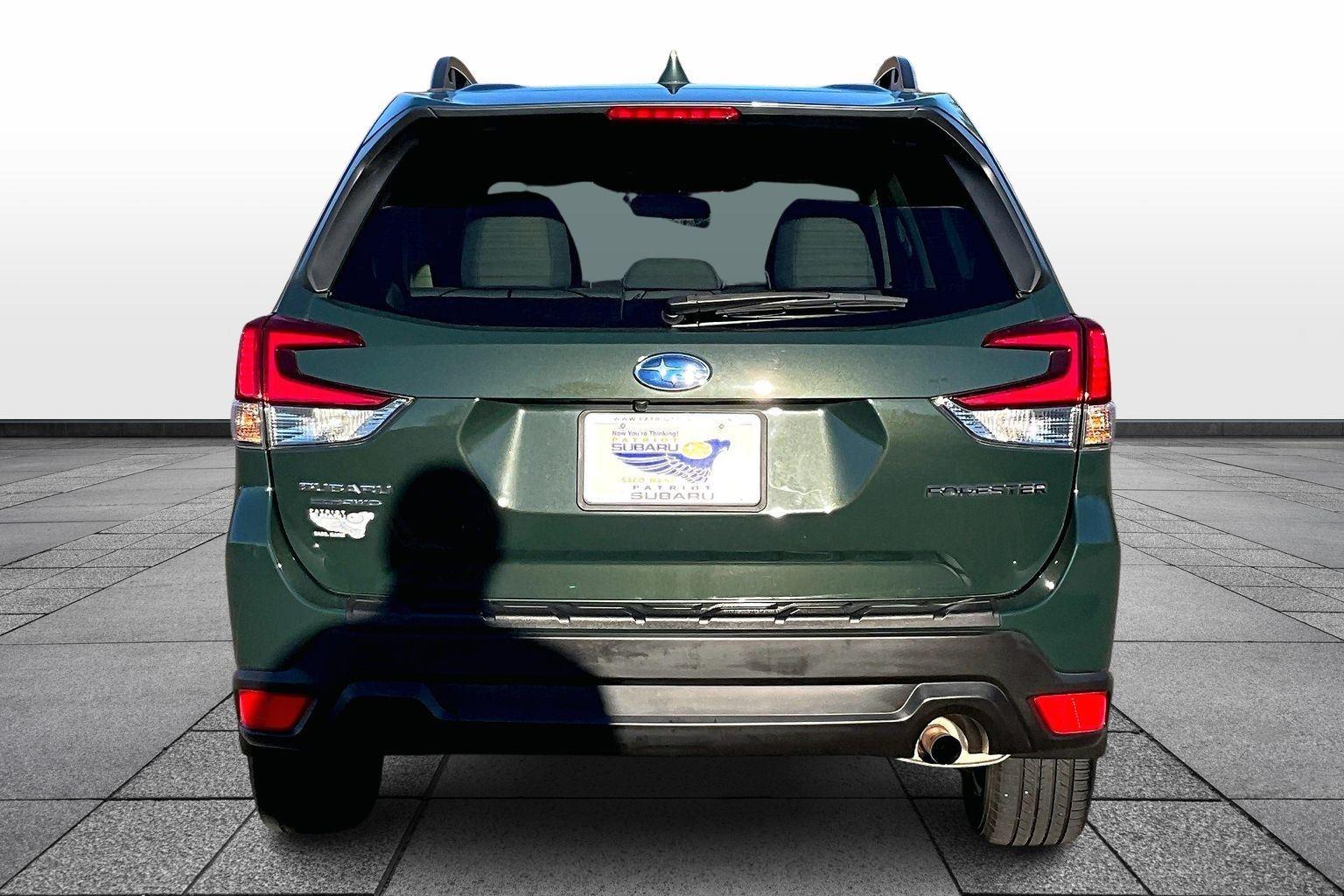 2023 Subaru Forester Premium photo 4