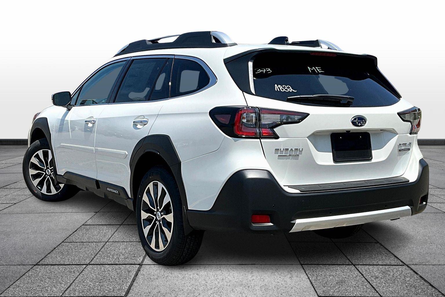 2025 Subaru Outback Touring XT photo 3
