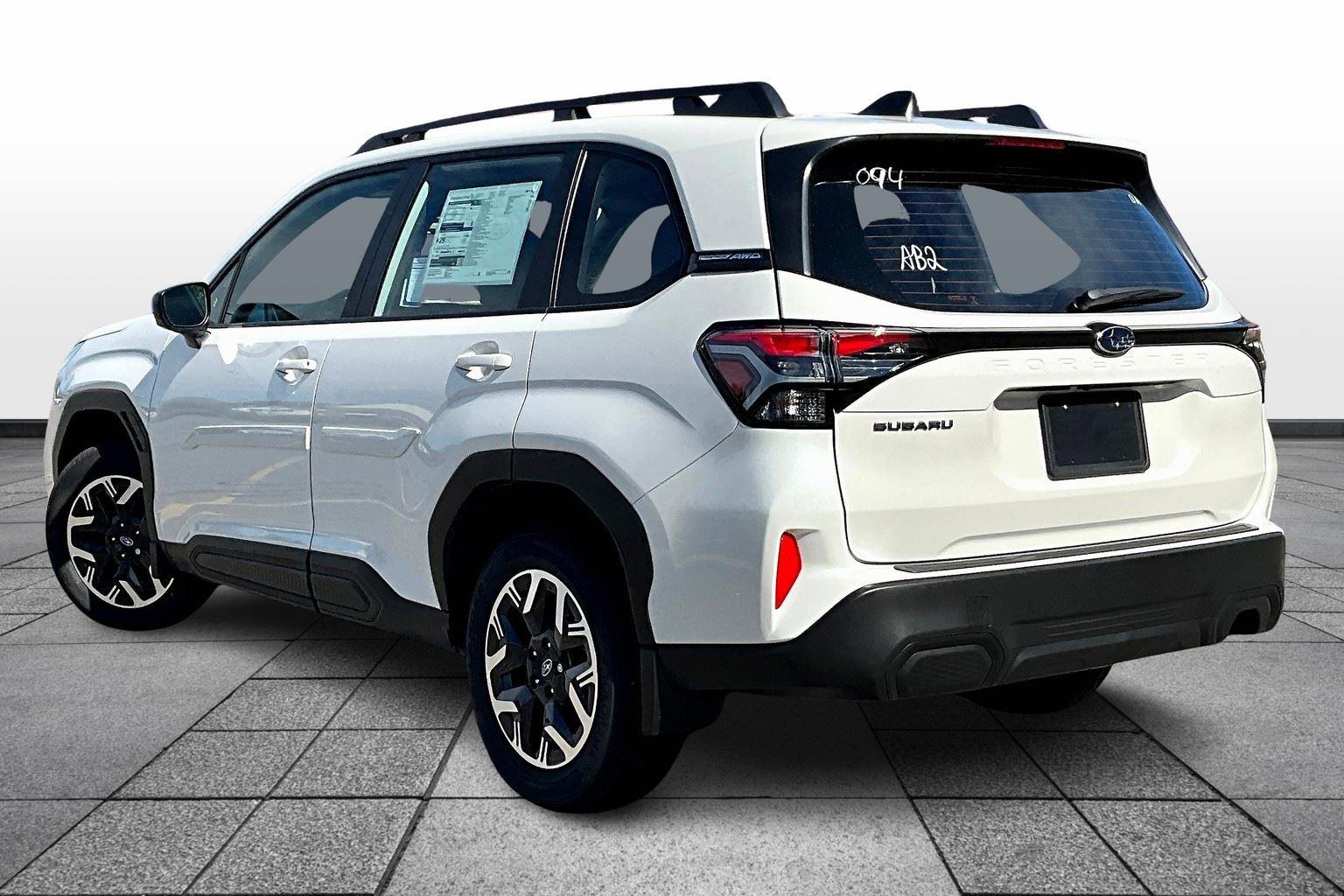 2025 Subaru Forester Base photo 3