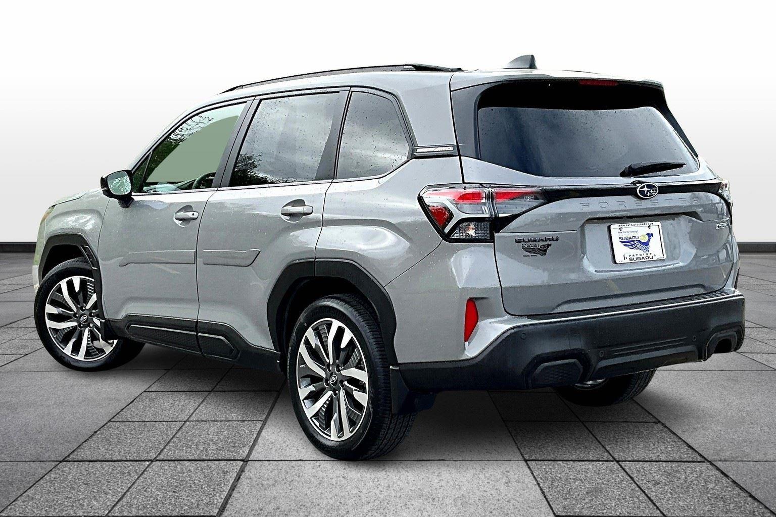 2025 Subaru Forester Touring photo 2
