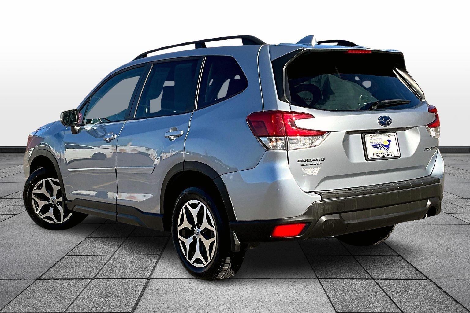 2020 Subaru Forester Premium photo 2