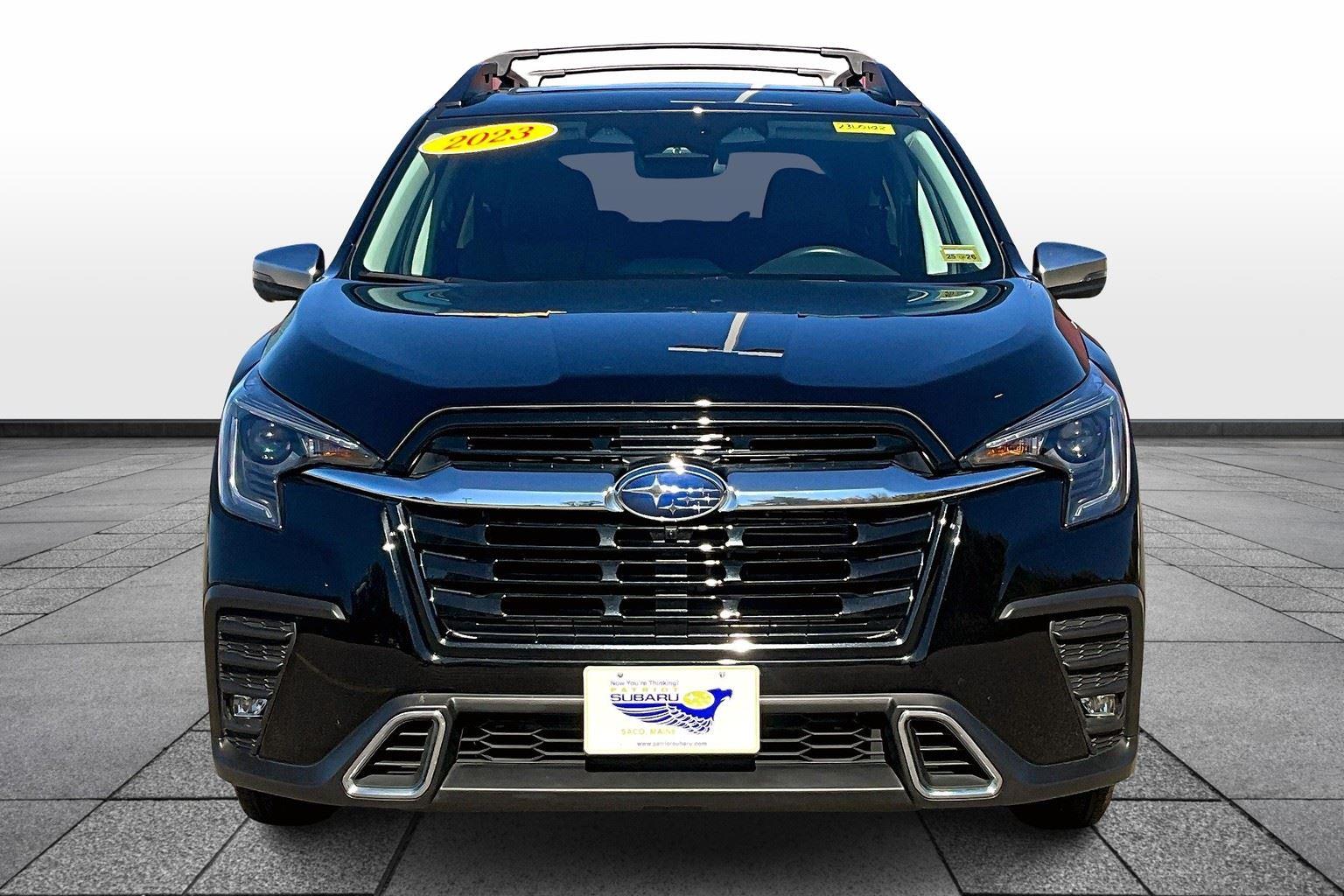 2023 Subaru Ascent Touring photo 3