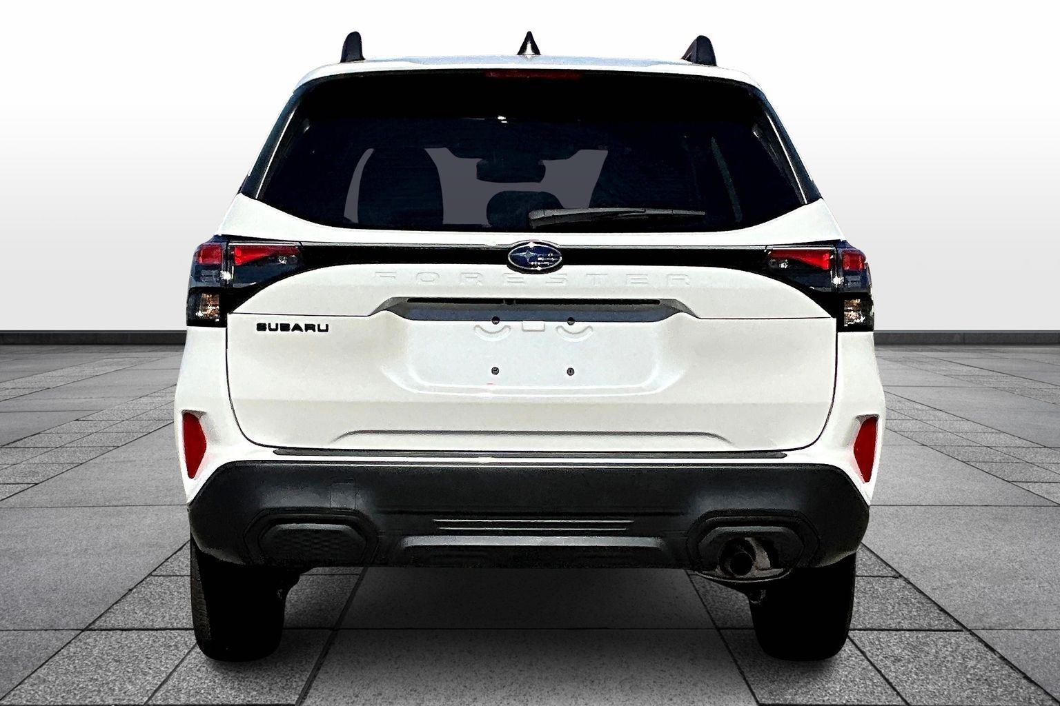 2025 Subaru Forester Premium photo 4