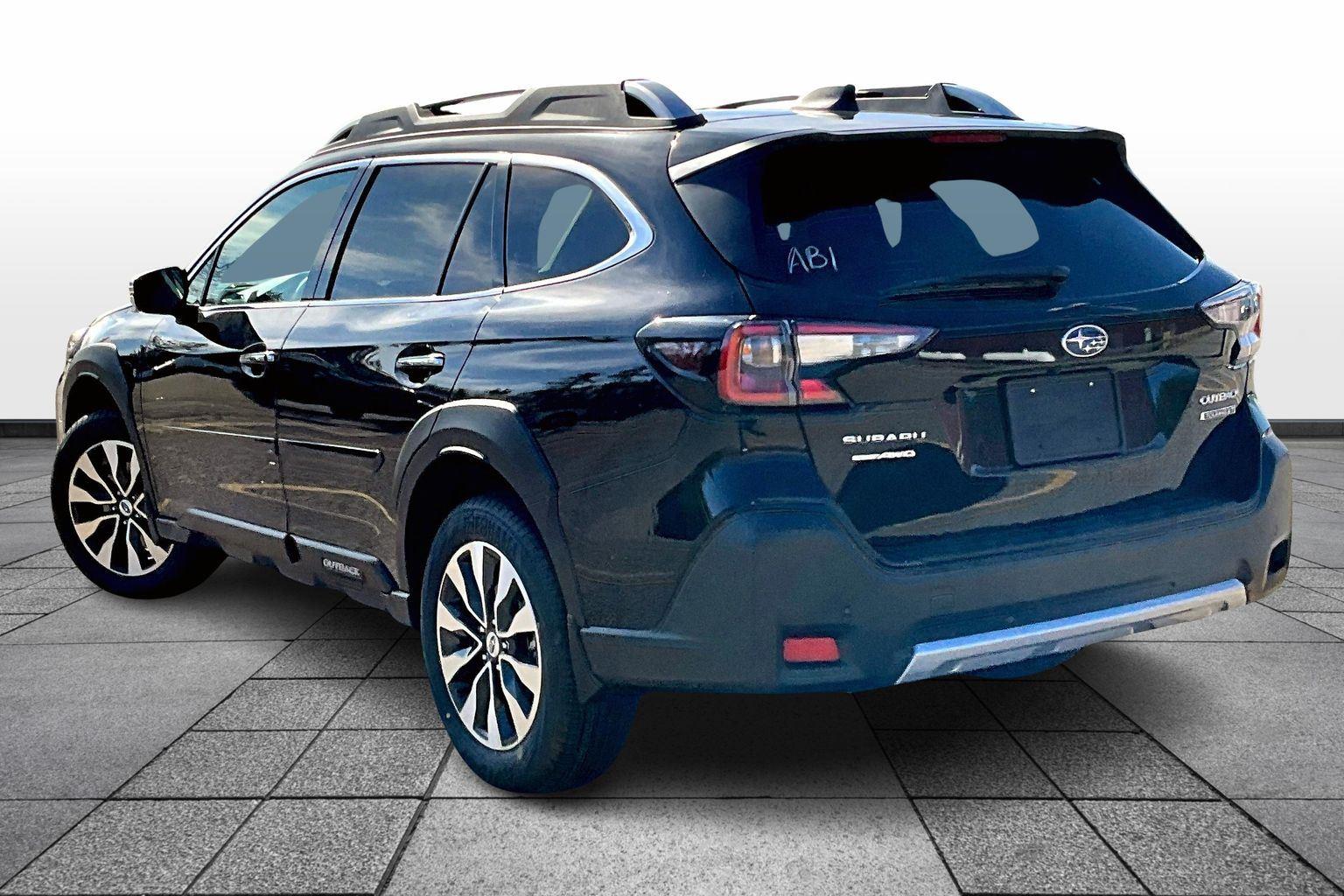 2025 Subaru Outback Touring XT photo 3