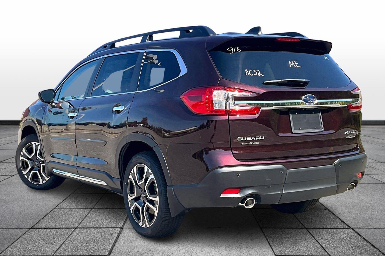 2025 Subaru Ascent Touring photo 3