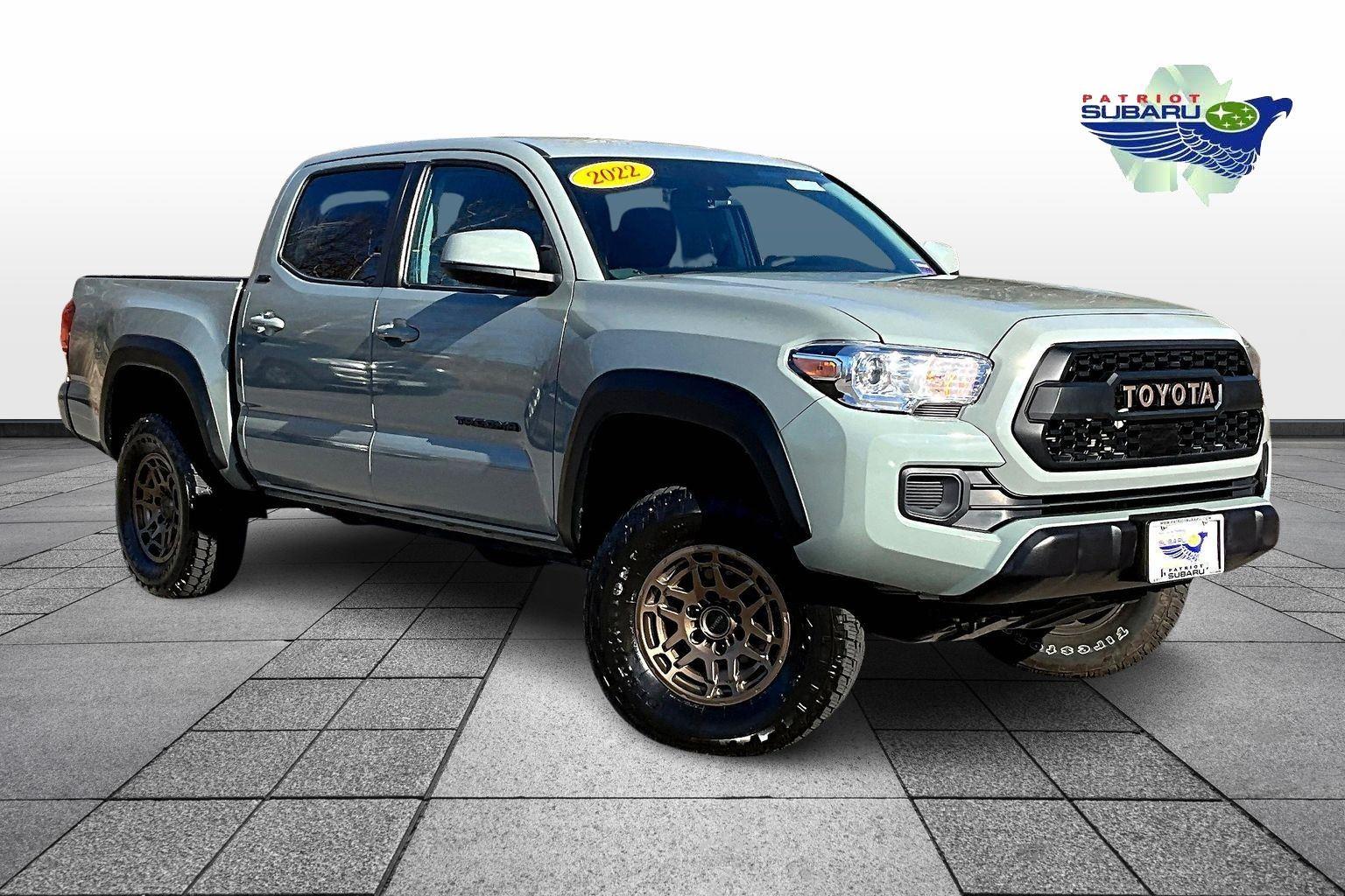 2022 Toyota Tacoma SR5's photo