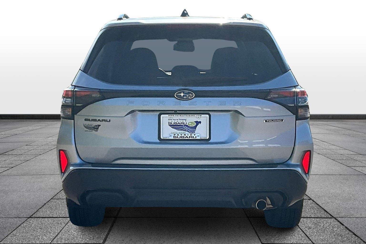 2025 Subaru Forester Touring photo 4