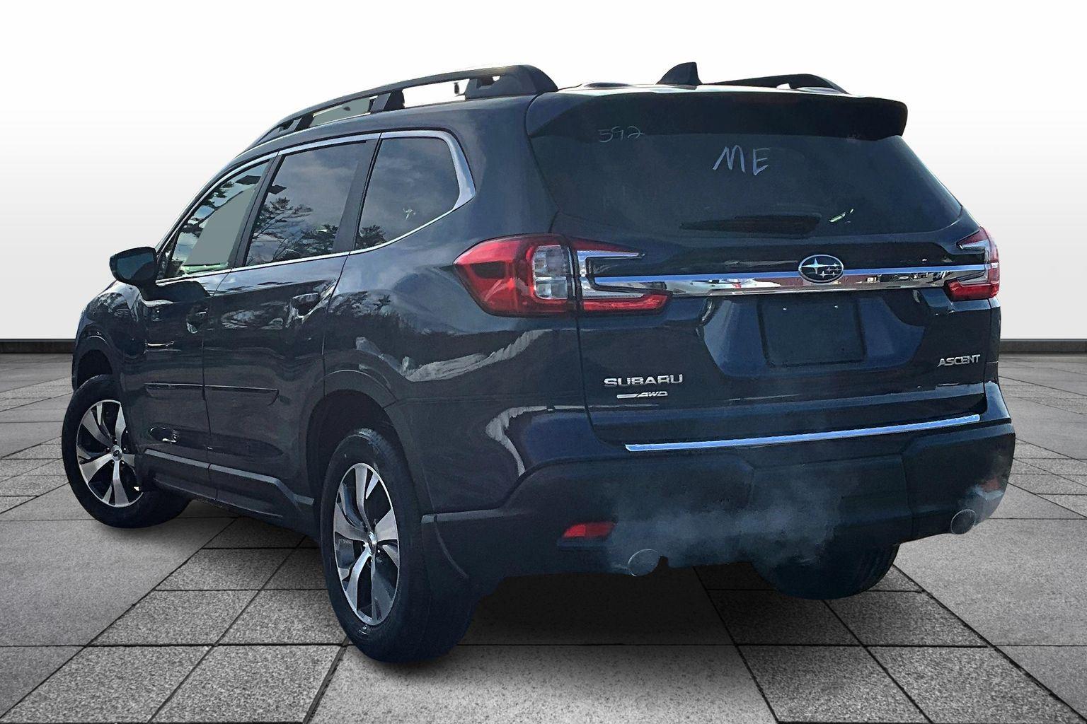 2025 Subaru Ascent Premium photo 3