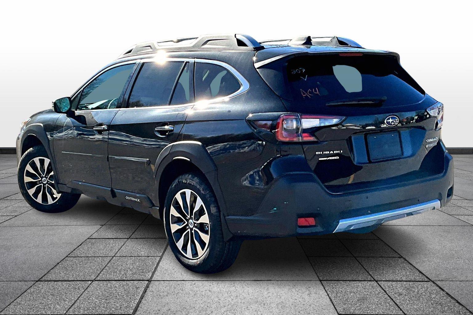 2025 Subaru Outback Touring XT photo 3