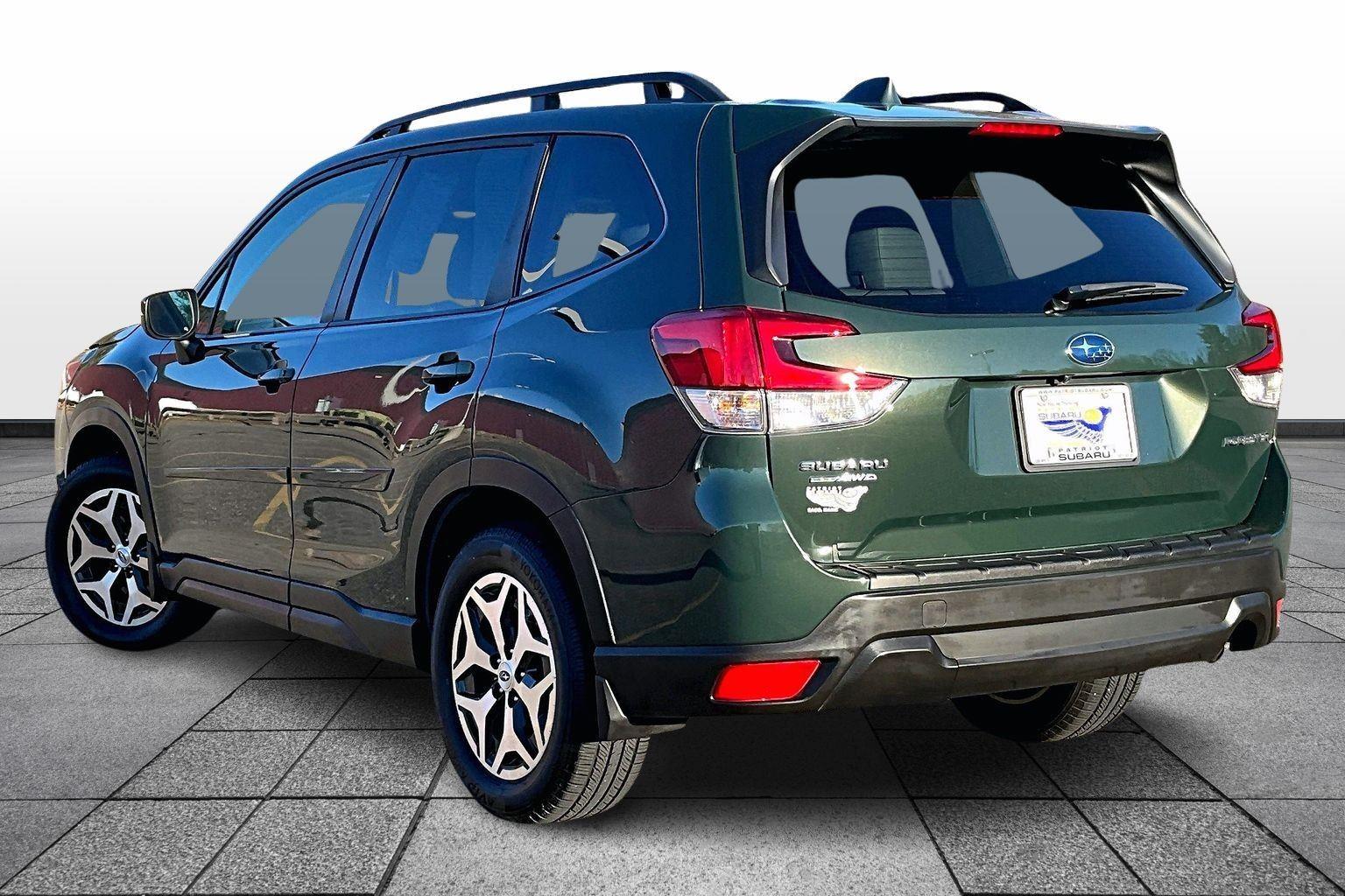 2023 Subaru Forester Premium photo 2