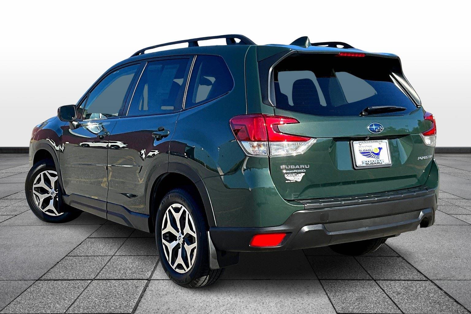 2023 Subaru Forester Premium photo 2