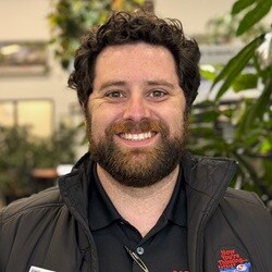 Staff member Simon Schneider from 6a5b5940cd18