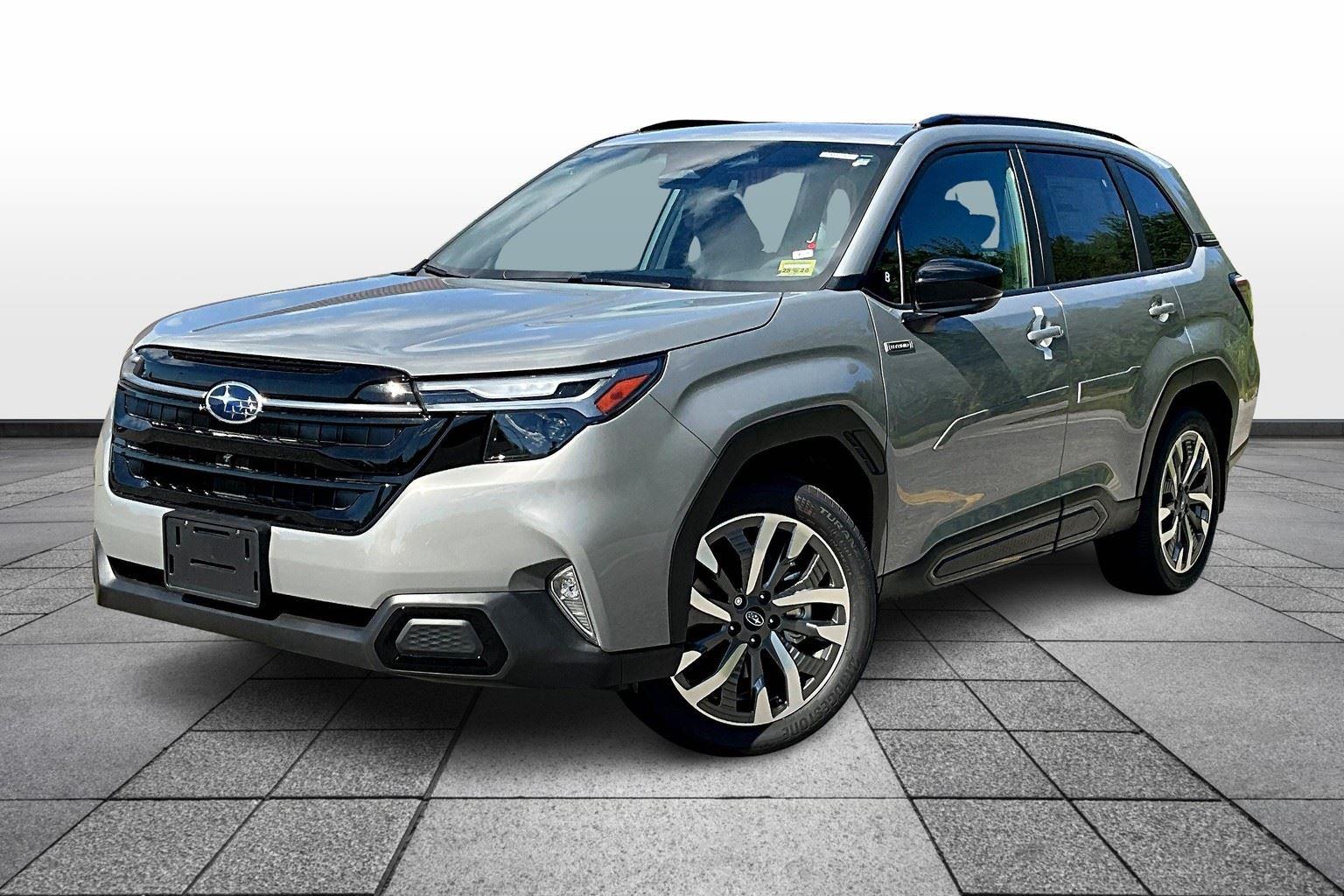 2025 Subaru Forester Touring photo 2