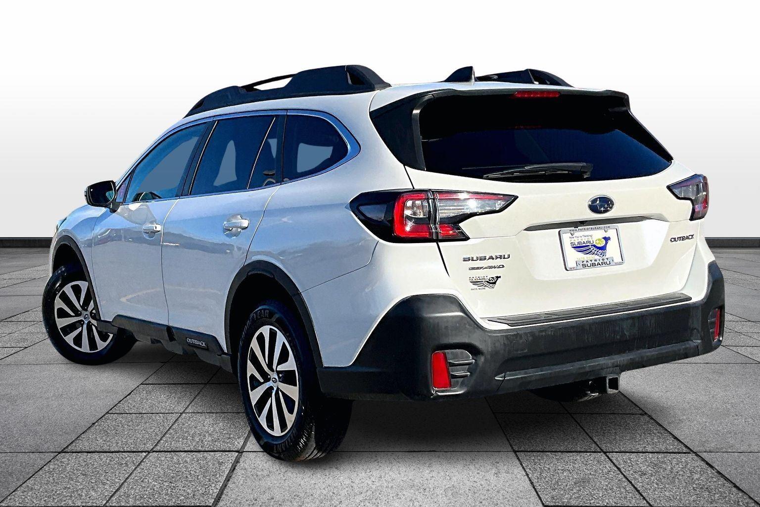 2020 Subaru Outback Premium photo 2