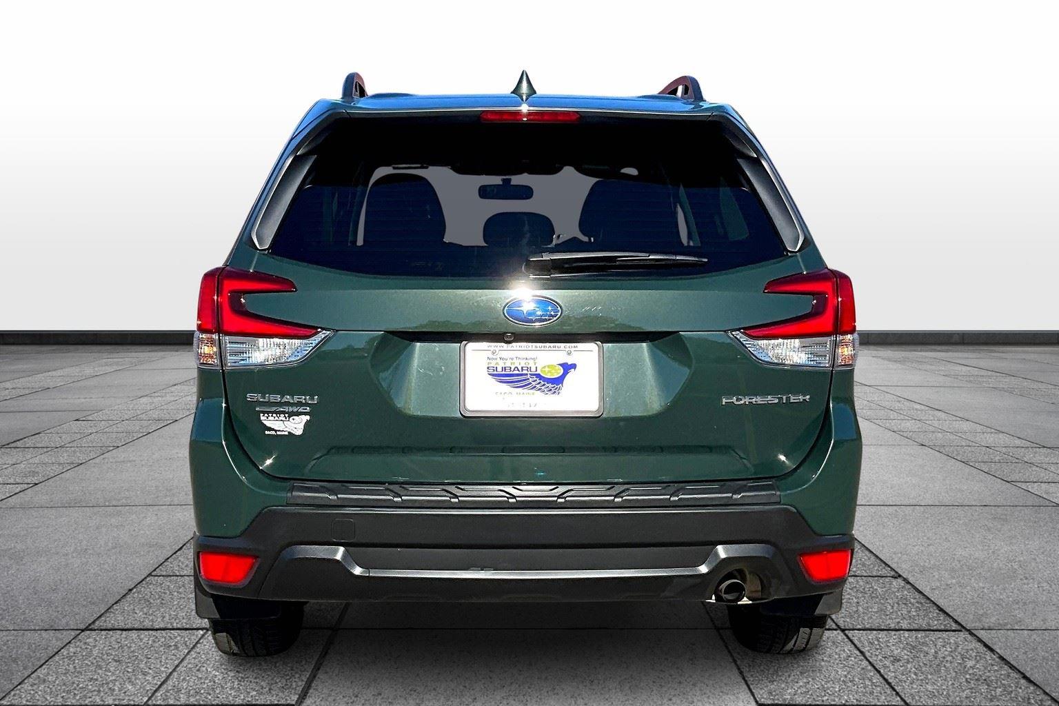 2023 Subaru Forester Premium photo 4