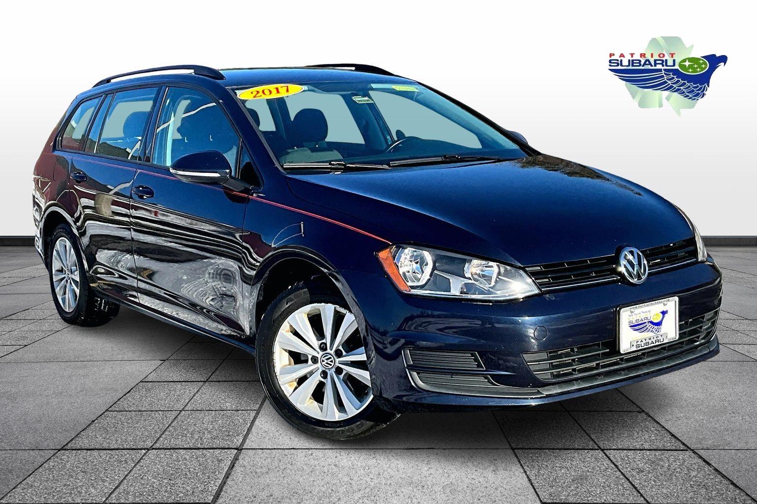 2017 Volkswagen Golf SportWagen S's photo