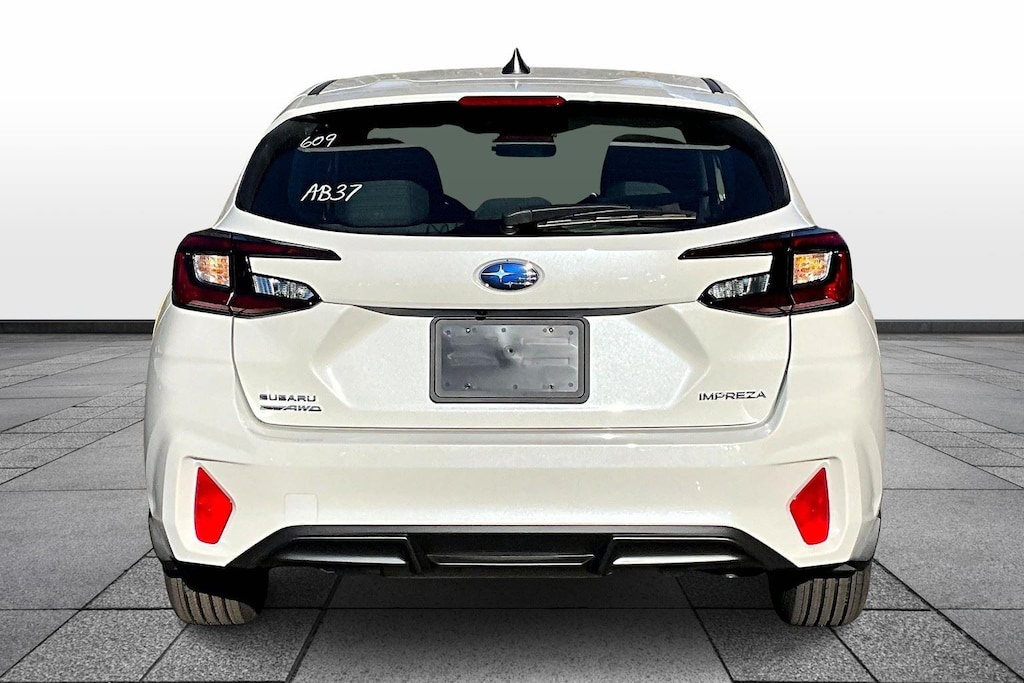 New 2025 Subaru Impreza Base Hatchback