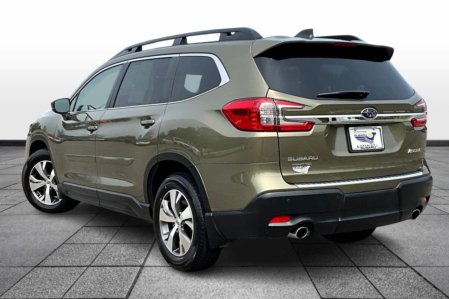 2025 Subaru Ascent Premium photo 2