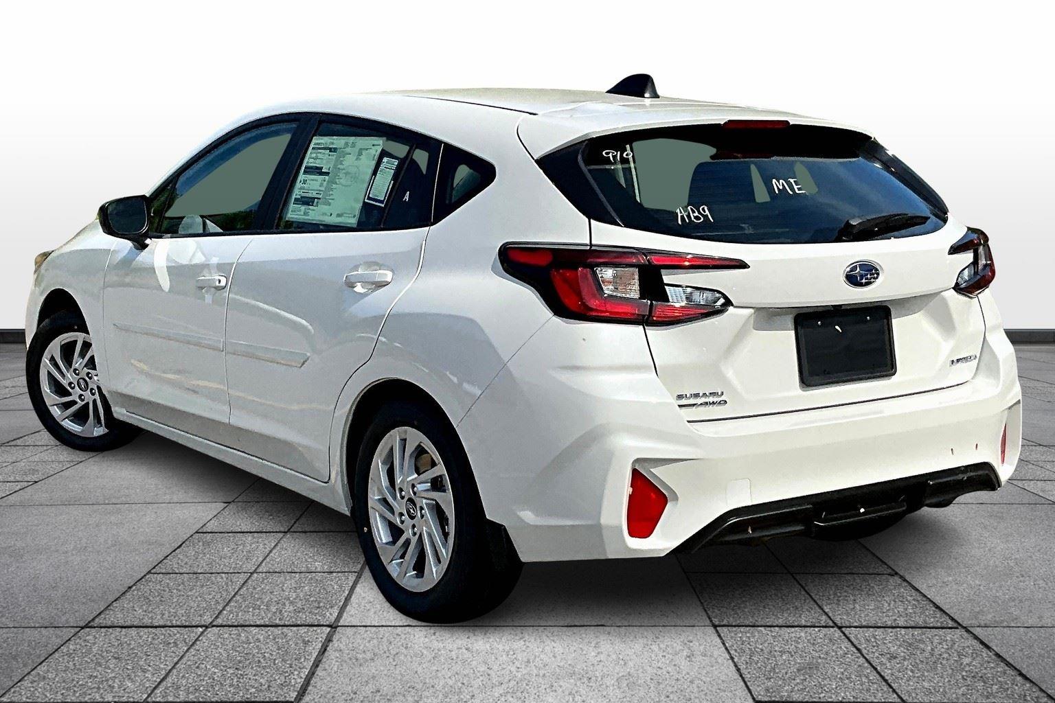 2025 Subaru Impreza Base photo 3