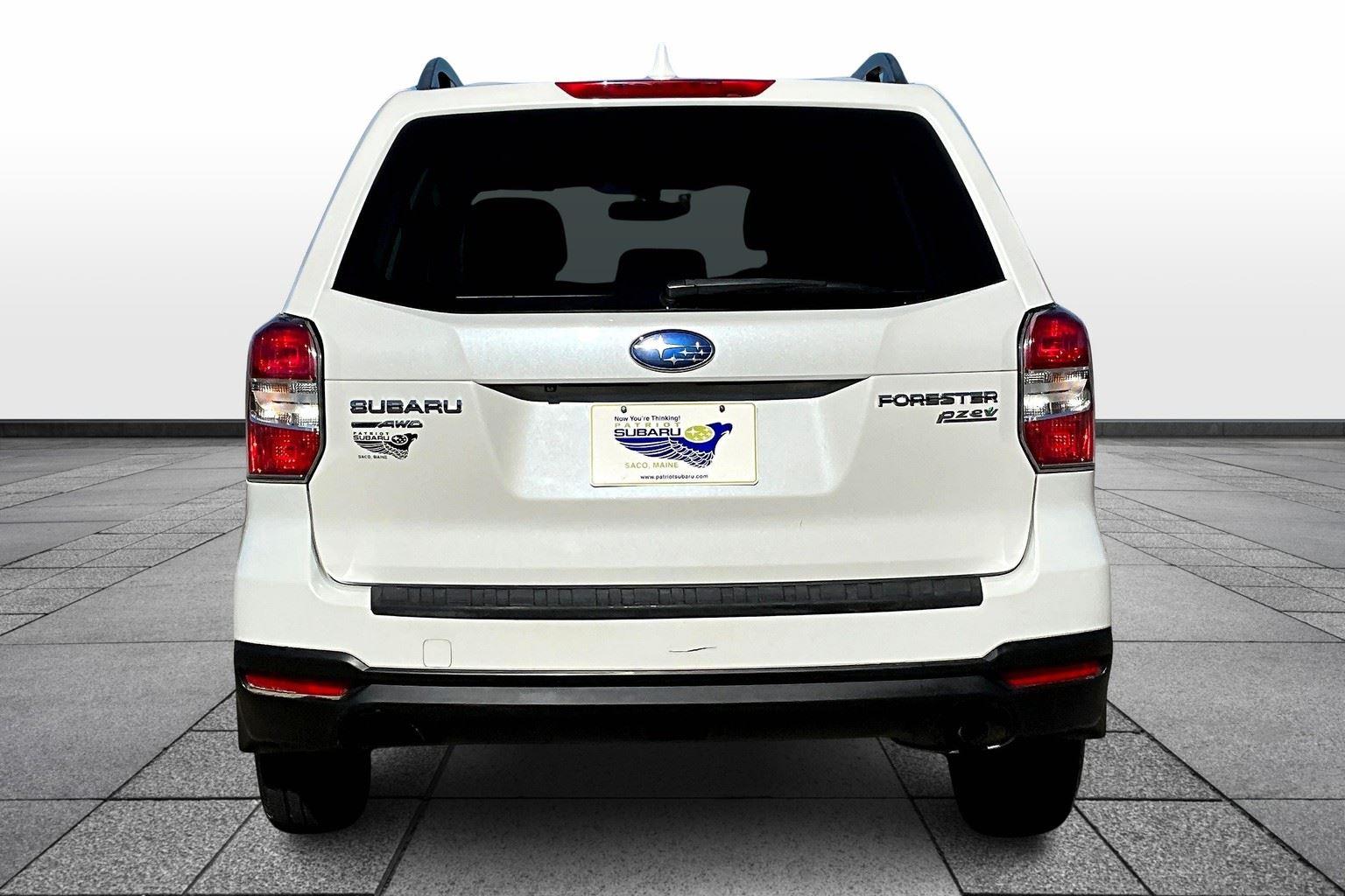 2016 Subaru Forester 2.5i Premium photo 4