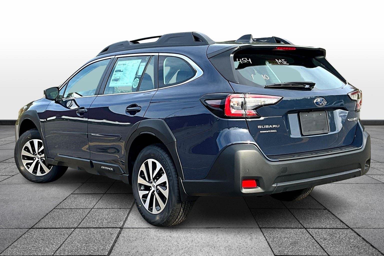 2025 Subaru Outback Base photo 3